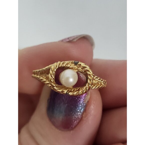 Vintage Avon Braided Rope Faux Pearl Ring Size 3.5-4.5 Gold Tone Pinky Knotted - Picture 7 of 9